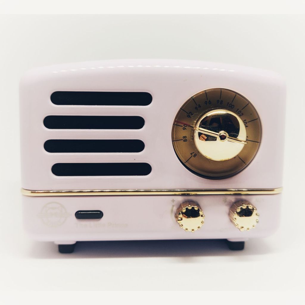 A speaker that appeals to both the ears and&nbsp;eyes