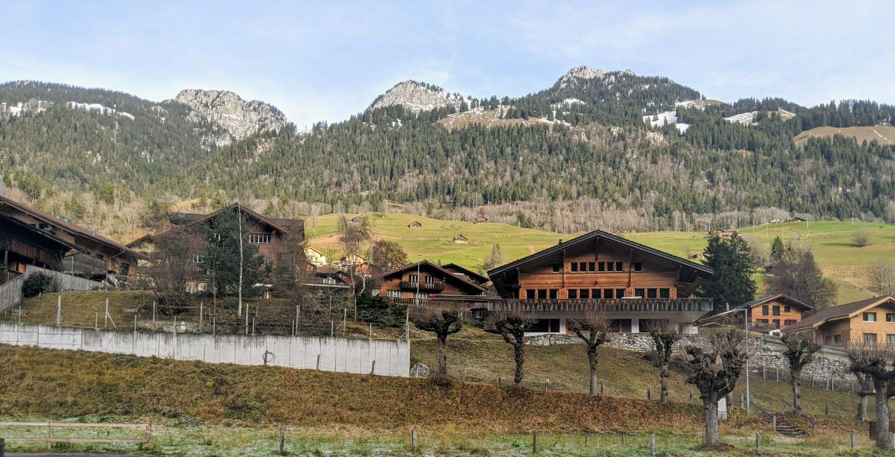 Savour panoramic views of Switzerland via the Golden Pass Line