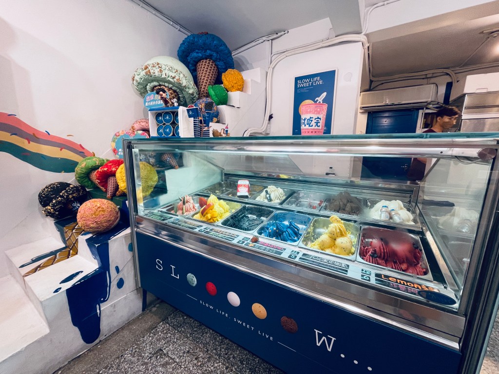 TAICHUNG FINDS: Dolce Luna Gelato and LUHO Home of Puff!